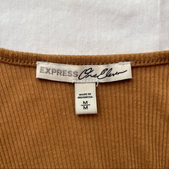 Express One Eleven Gold Ribbed Twist Front Top Size M - Picture 7 of 11